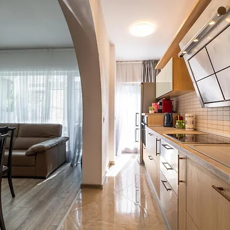 Black Sea Spacious 3br By Flat Manаger דירה וארנה